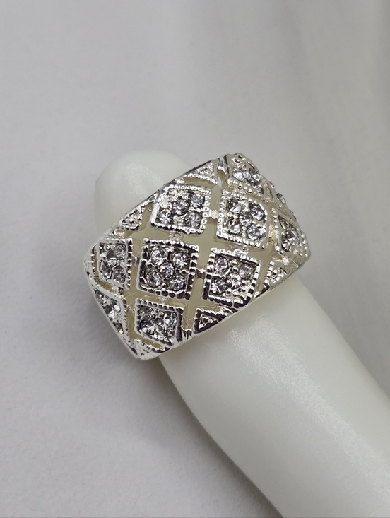 Swarovski Crystal Elements Silver Statement Ring Clear Size 7 Band Style Prom